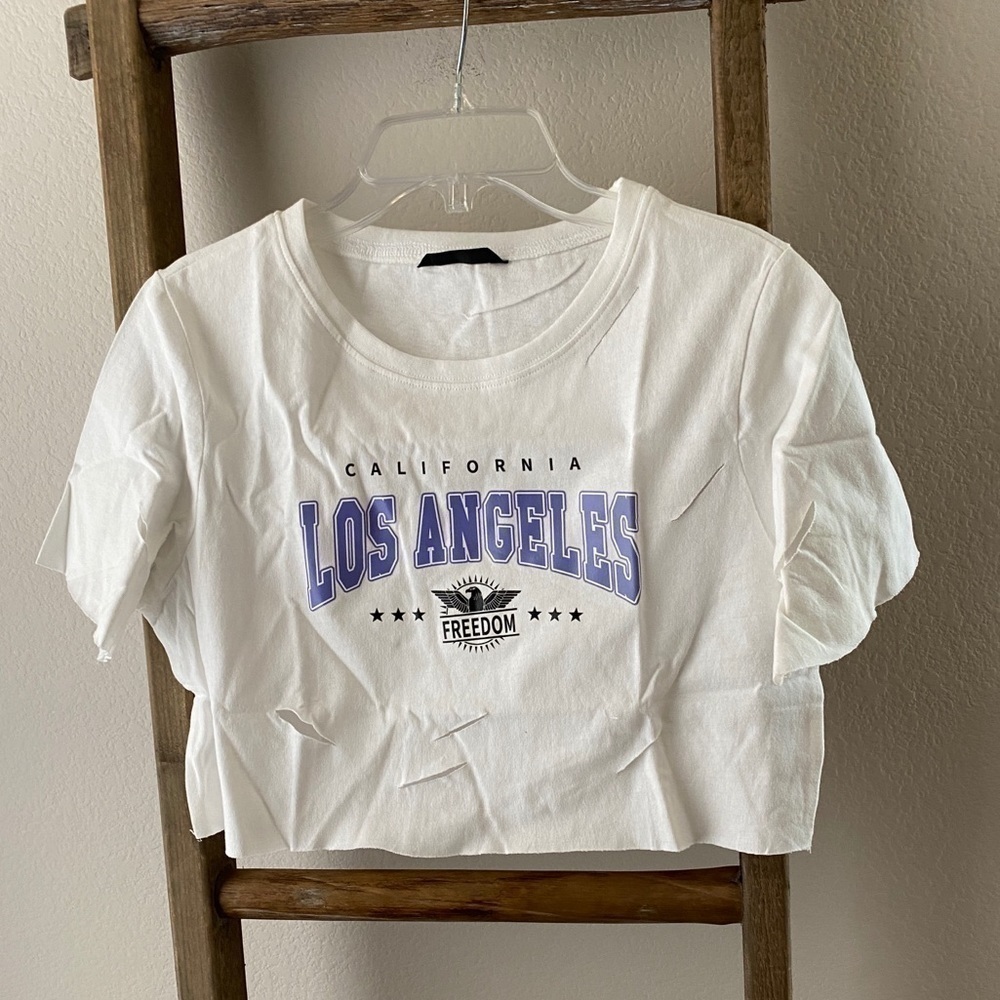 NWOT - Shein White Crop Top Los Angeles graphic size L